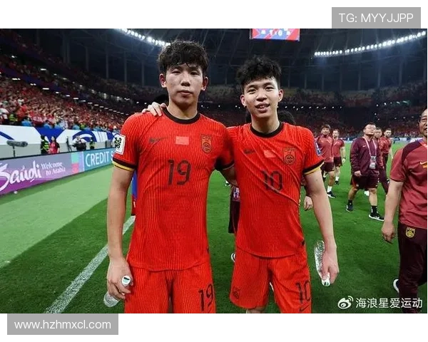 中国足球队迎战亚洲杯强敌 备战状态引关注 力争小组出线 中国足球队迎战亚洲杯强敌 备战状态引关注 力争小组出线