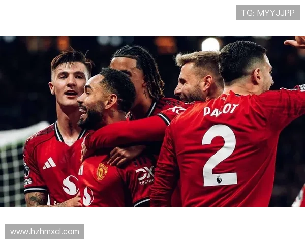 曼联新赛季备战进入关键阶段 球队目标锁定欧冠席位及国内荣誉 曼联新赛季备战进入关键阶段 球队目标锁定欧冠席位及国内荣誉